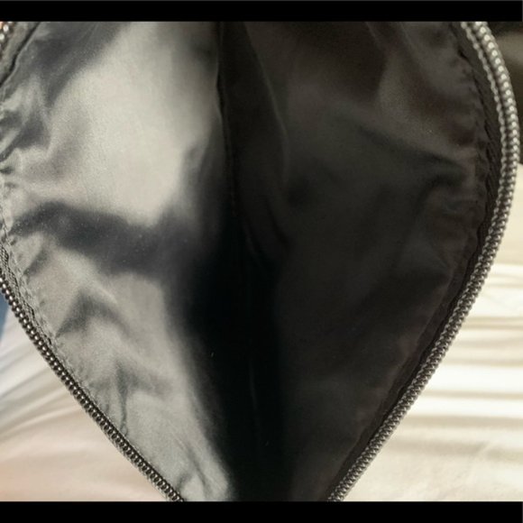 NWOT Victoria’s Secret Wristlet Floating Sequins - Picture 5 of 5